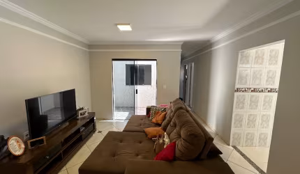 Casa a venda no Bairro Jardim dos Gravatas ao lado do Botânico