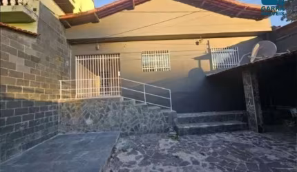 Casa com 3 quartos à venda na Cônego Januário Barbosa, --, Campo Alegre, Belo Horizonte por R$ 500.000