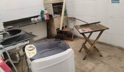 Casa com 2 quartos à venda na Rua Doutor Cinyras Ladeira, --, Heliópolis, Belo Horizonte por R$ 430.000