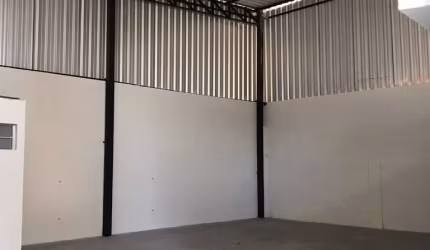 Barracão / Galpão / Depósito para alugar na Salvador Gurgel, --, Santa Cruz, Belo Horizonte por R$ 3.800
