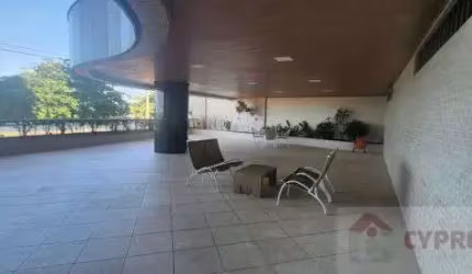 Apartamento com 4 Quartos à Venda, 390m