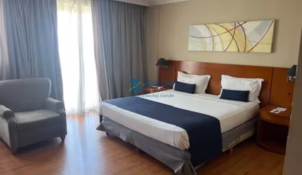 Flat à Venda na Barra da Tijuca no Condomínio Mundo Novo, Plaza Barra First - Barra da Tijuca, com 02 suítes, 74m2, por R$630.000,00