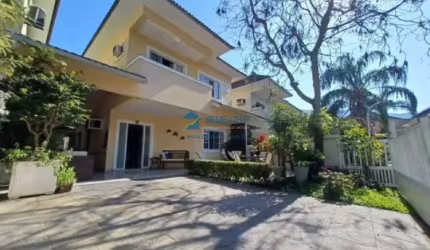 Casa Triplex à venda no Condomínio Luz do Sol - Vargem Pequena com 03 suítes por R$1.200.000,00