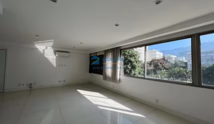 Apartamento à venda na Avenida General San Martin - Leblon - com 150m² por R$3.750.000,00