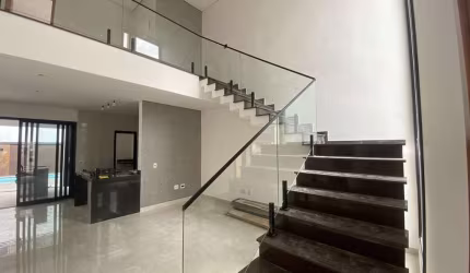 Imóvel de Luxo em Jundiaí: Casa à Venda com 3 Quartos, 3 Suítes, 2 Salas, 4 Vagas de Garagem e 210m² de Área