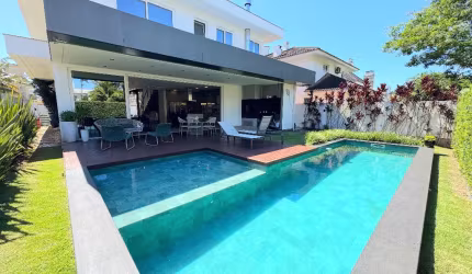 Casa a venda 4 suites mobiliada, praia de Jurerê Internacional