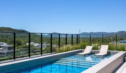 Apartamento à Venda 2 quartos mobiliado praia de Jurerê em Florianópolis/SC