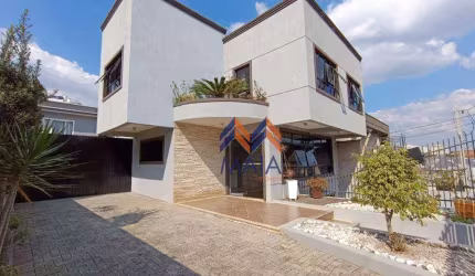 Sobrado  comercial/residencial semi mobiliado com 3 dormitórios à venda, 396 m² por R$ 1.400.000 - Centro - São José dos Pinhais/PR