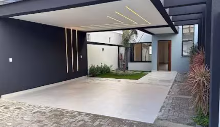 Sobrado com Piscina, 03 dormitórios sendo 01 Suite a venda no Boneca do iguaçu