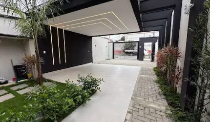 Casa nova com Pé direito Duplo 03 quartos sendo uma Suite, com 135 metros á venda no Bairro Boneca do Iguaçu