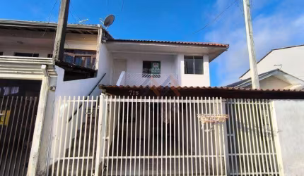 Casa com 2 dormitórios para alugar, 63 m² por R$ 1.050/mês - Costeira - São José dos Pinhais/PR