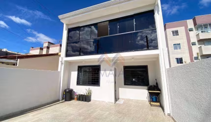 Sobrado com 4 dormitórios à venda, 135 m² por R$ 799.000,00 - Cruzeiro - São José dos Pinhais/PR