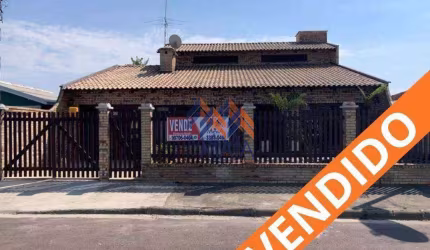 EXCELENTE CASA NO CONJUNTO URANO EM SÃO JOSE DOS PINHAIS