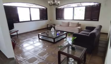 Casa Comercial / Terreno em Capim Macio
