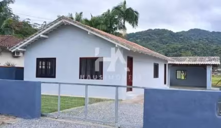 Casa em Santa Luzia Ref. 5683