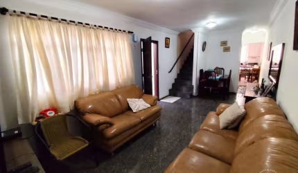Sobrado 04 Dormitórios 01 Vaga com 119m² - Vila Nhocuné