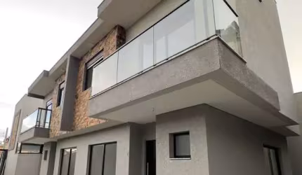 Sobrado à venda no bairro Alto Boqueirão - Curitiba/PR