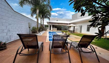 Casa Térrea, 3 quartos, 1 suite, 3 vagas cobertas,  de Alto Padrão no Terras de Santa Teresa – 6 Minutos do Portal de Vinhedo