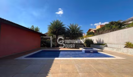 'Casa de Alto Padrão à Venda no Condomínio Village Visconde de Itamaracá com Piscina e Área Gourmet'