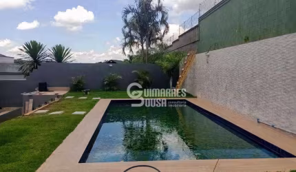 Casa com 3 dormitórios à venda, 275 m² por R$ 2.200.000,00 - Condomínio Reserva dos Vinhedos - Louveira/SP