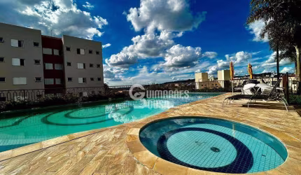 Apartamento com 3 Dormitórios sendo 1 suite, 2 vagas cobertas,  em Condomínio Clube, Pinheirinho, Vinhedo/SP