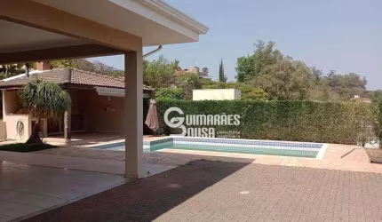 Casa térrea com 3 dormitórios para alugar, 350 m² por R$ 13.496/mês - Condomínio Vale do Itamaracá - Valinhos/SP