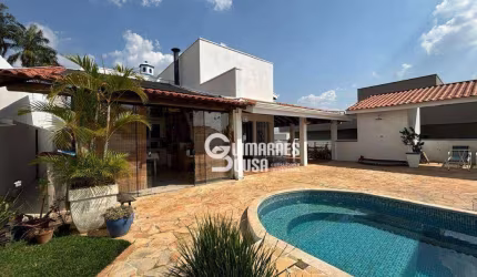 Casa com 3 dormitórios à venda, 330 m² por R$ 1.900.000,00 - Centro - Vinhedo/SP