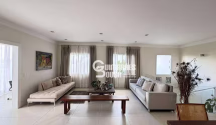 Casa Térrea Reformada à Venda no Condomínio Marambaia – Vinhedo/SP | 5 Suítes + Vista Privilegiada