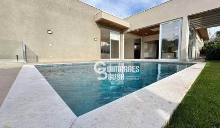 Casa térrea no Marambaia com frente para o lago e área de preservação, 4 suítes e piscina – Vinhedo SP