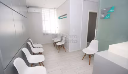 Sala Comercial para Consultório Médico no Edifício Banlavoura - Centro de Pelotas!