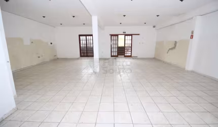 Espaçosa Sala Comercial com Recursos Exclusivos na Avenida Ferreira Viana