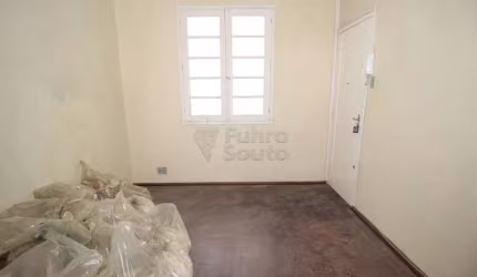 Apartamento de 02 dormitórios localizado na Av. Fernando Osório