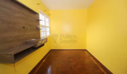 Apartamento Com Um Dormitório No Condomínio Dona Leonídia - Próximo a Av. Bento Gonçalves