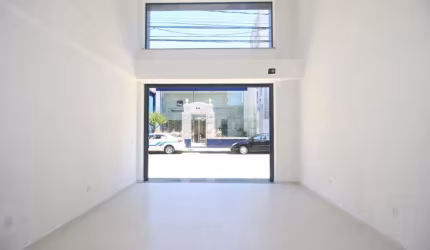 Sala Comercial Ampla no Centro de Pelotas - Localização Estratégica!