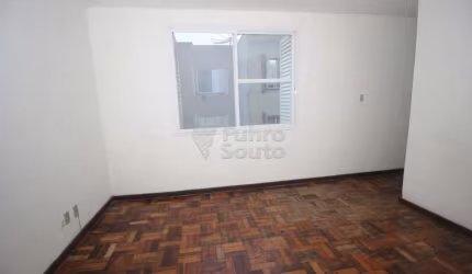 Apartamento 3 Dormitórios no Edifício Residencial Cohabpel (Leonardo Collares 360)