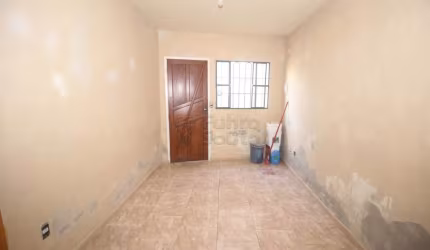 Casa 1 Dormitório no Bairro Areal ? Conforto e praticidade para você!