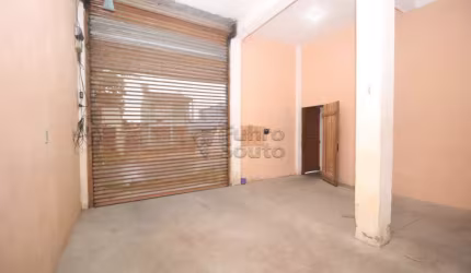 Aluguel de Prédio Comercial - Espaço Amplo no Fragata