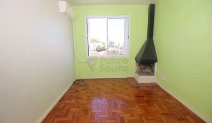 Apartamento Reformado no Edifício Tiradentes - Conforto e Praticidade no Coração de Pelotas