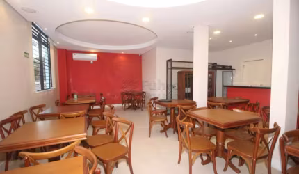 Prédio comercial pronto para uso na Rafael Pinto Bandeira - localização estratégica para o seu negócio!