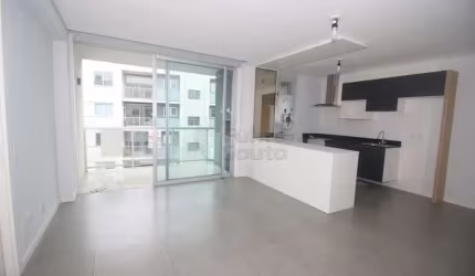 Apartamento de Alto Padrão no Condomínio Fernando Pessoa - 2 Dormitórios com Garagem no Bairro Três Vendas