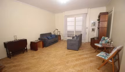 Apartamento Mobiliado com 3 Dormitórios e Duas Sacadas no Coração de Pelotas - Edifício Ferreira Diniz