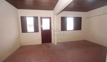 Grande oportunidade no Areal! Casa com 3 quartos, garagem e pátio espaçoso!