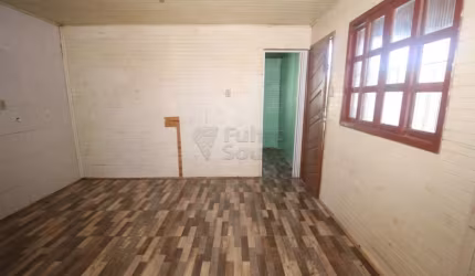 Casa em Pátio Compartilhado no Fragata - Excelente Localização!