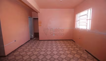 Casa a venda no bairro Três Vendas, de 300m².