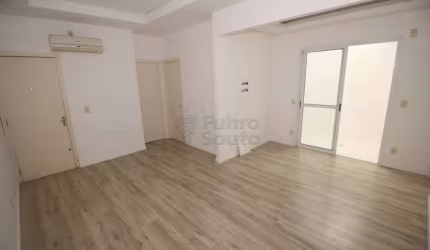 Casa com 03 quartos sendo 02 suítes no bairro Três Vendas.