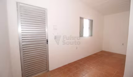 Casa 1 Dormitório - Ambientes Integrados - Francisco Carril, Próximo à Casa de Carnes Medeiros