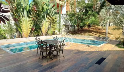 Casa térrea com 3 suítes à venda, 270 m² por R$ 1.440.000 - Samambaia Parque Residencial - Atibaia/SP