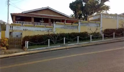 Casa com 4 dormitórios à venda, 780 m² por R$ 2.000.000,00 - Vila Petrópolis - Atibaia/SP