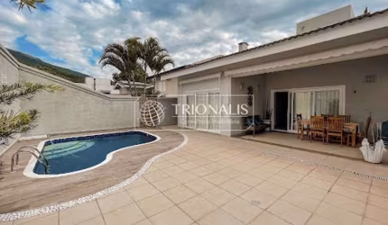 Casa com 3 dormitórios à venda, 300 m² por R$ 2.000.000,00 - Parque Arco Íris - Atibaia/SP