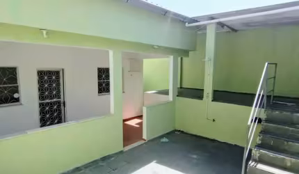 Casa linear, com escritório externo.     100.000,00 de entrada + 60.000 em prestações a combinar.